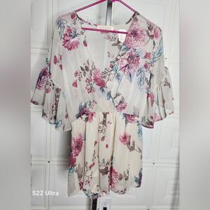 NWT Audrey 3+1 Floral Top Size Small